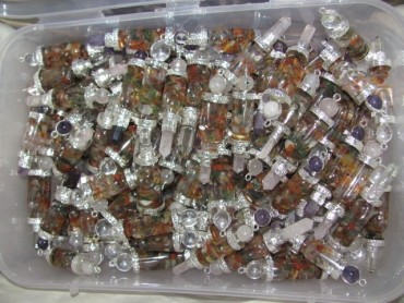 Mix Gemstone 6 Faceted Pendulums
