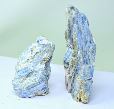 Kyanite Natural Point